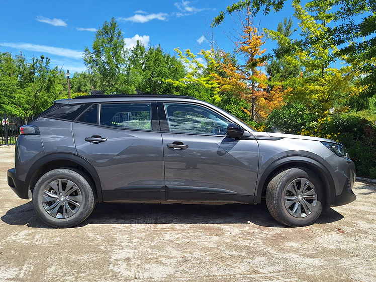 Peugeot 2008 Active 1.2L / Año 2022 6