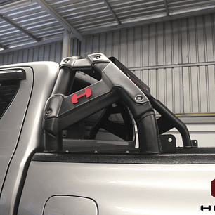 BARRA ANTIVUELCO HAMER TOYOTA HILUX REVO 2016 EN ADELANTE/ FORD RANGER 2013/2023/ MAZDA BT50 2013/2023/ NISSAN NP300 2016 EN ADELANTE - SERIE HECTOR
