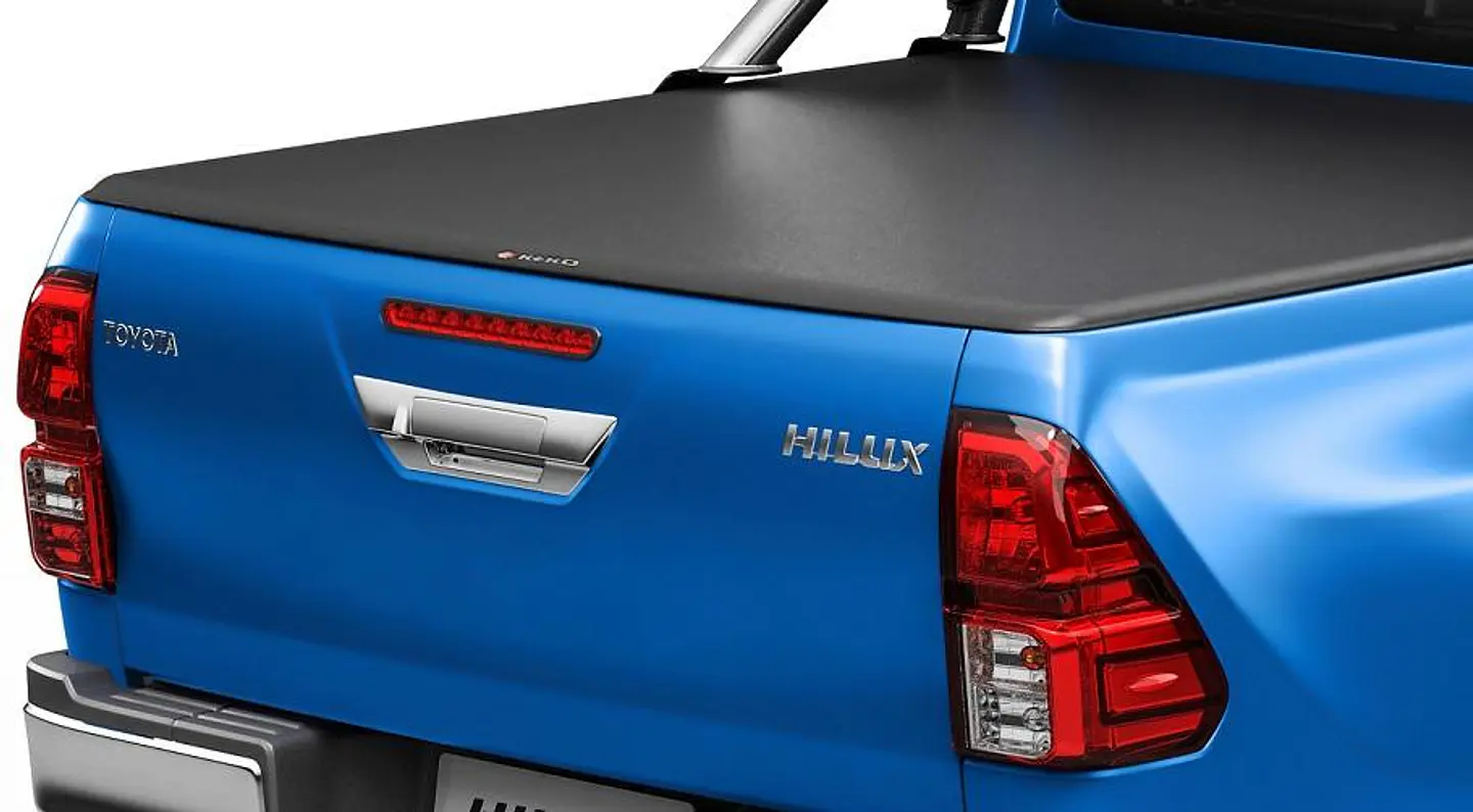CAPOTA MARITIMA NEGRA TOYOTA HILUX REVO DOBLE CABINA 2016/2024 1