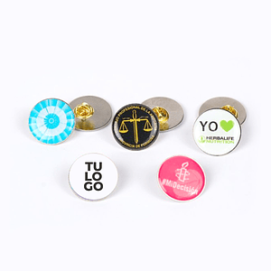 Pin metalico base estandar con logo personalizado