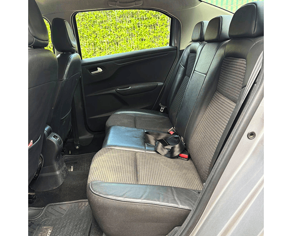 PEUGEOT 301 1.6 ALLURE HDI 4x2 MT