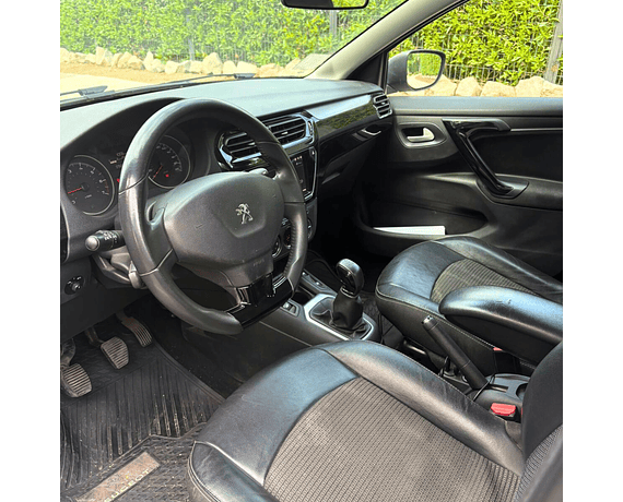 PEUGEOT 301 1.6 ALLURE HDI 4x2 MT