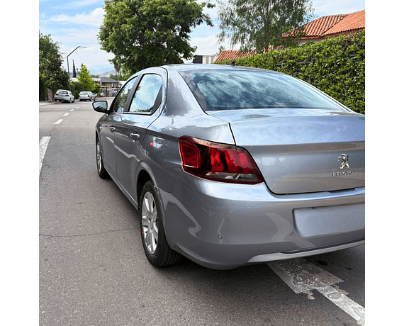 PEUGEOT 301 1.6 ALLURE HDI 4x2 MT
