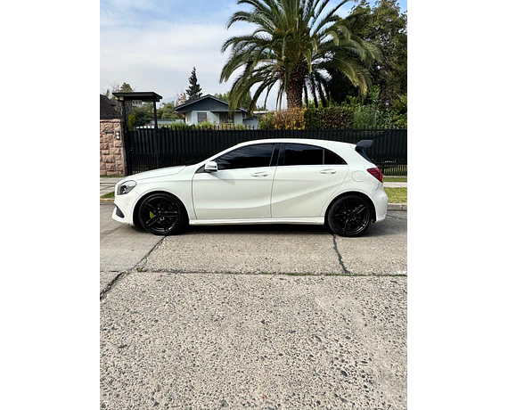 Mercedes benz A 200 2016