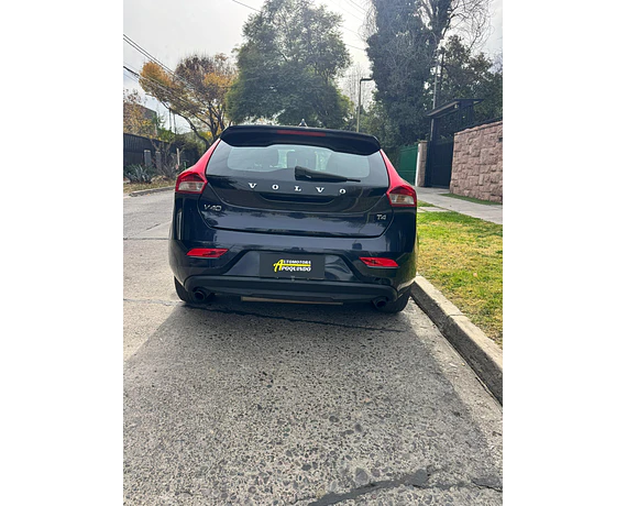Volvo V 40 2.0 2016