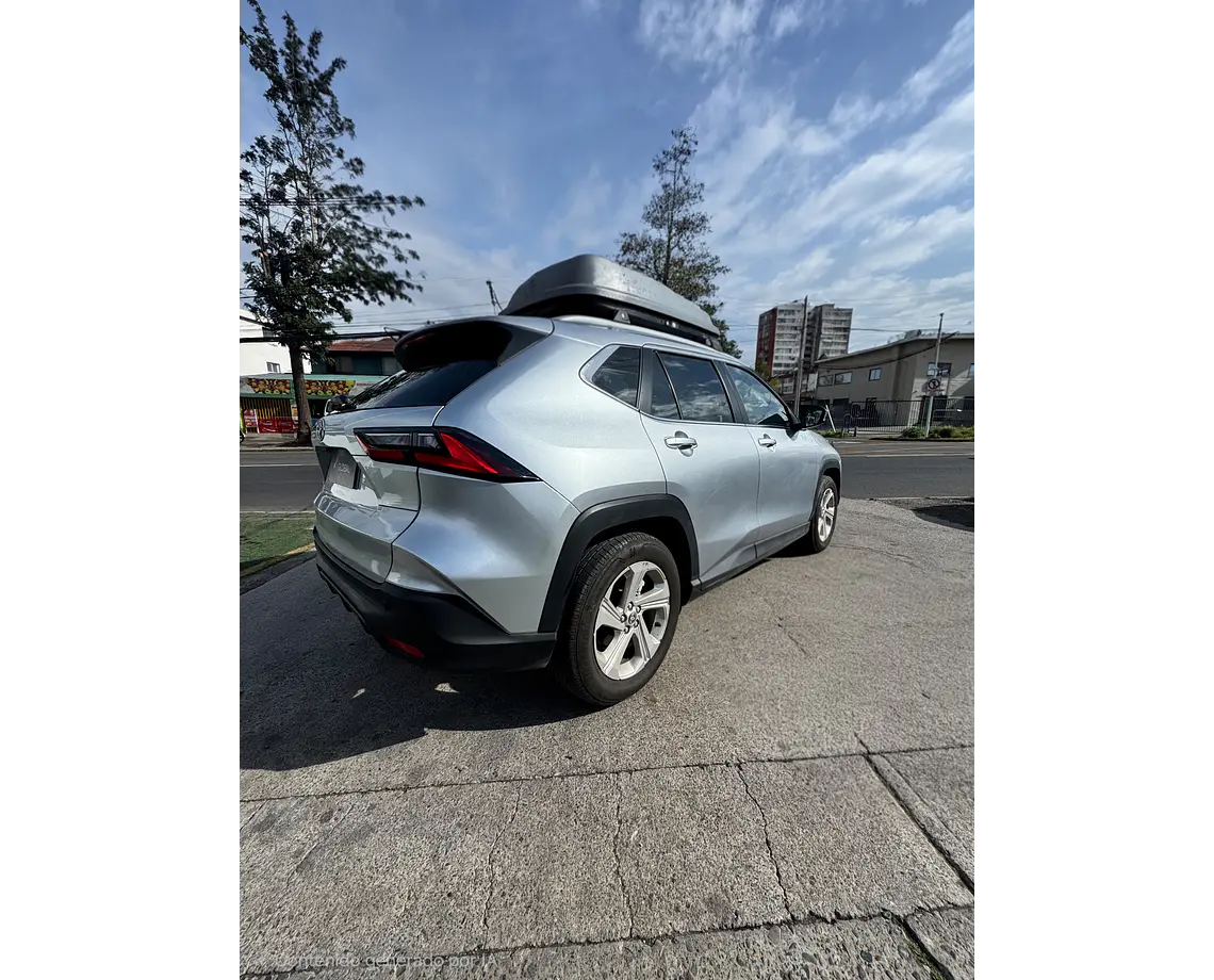 Toyota Yaris Cross — foto 12 de 28