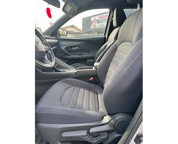 TOYOTA YARIS CROSS 2025