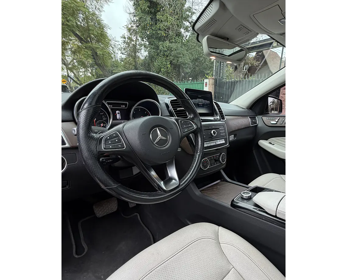 Mercedes-Benz Gle350 — foto 12 de 34