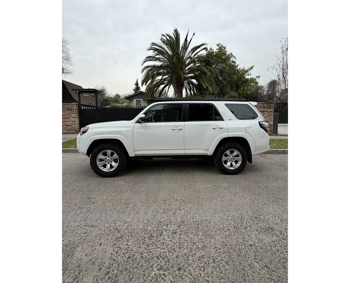 Toyota 4Runner 4.0 Sr5 Mv — foto 10 de 34