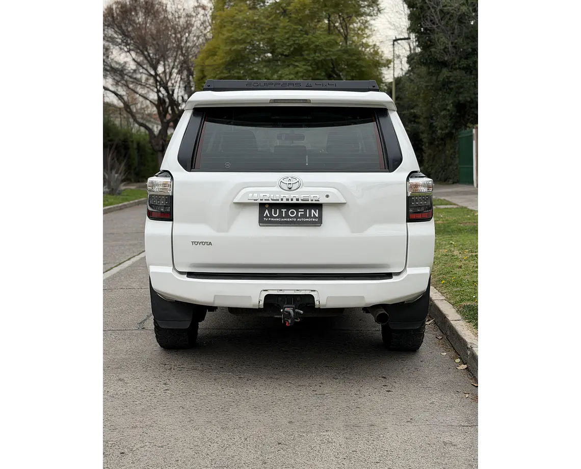 Toyota 4Runner 4.0 Sr5 Mv — foto 8 de 34