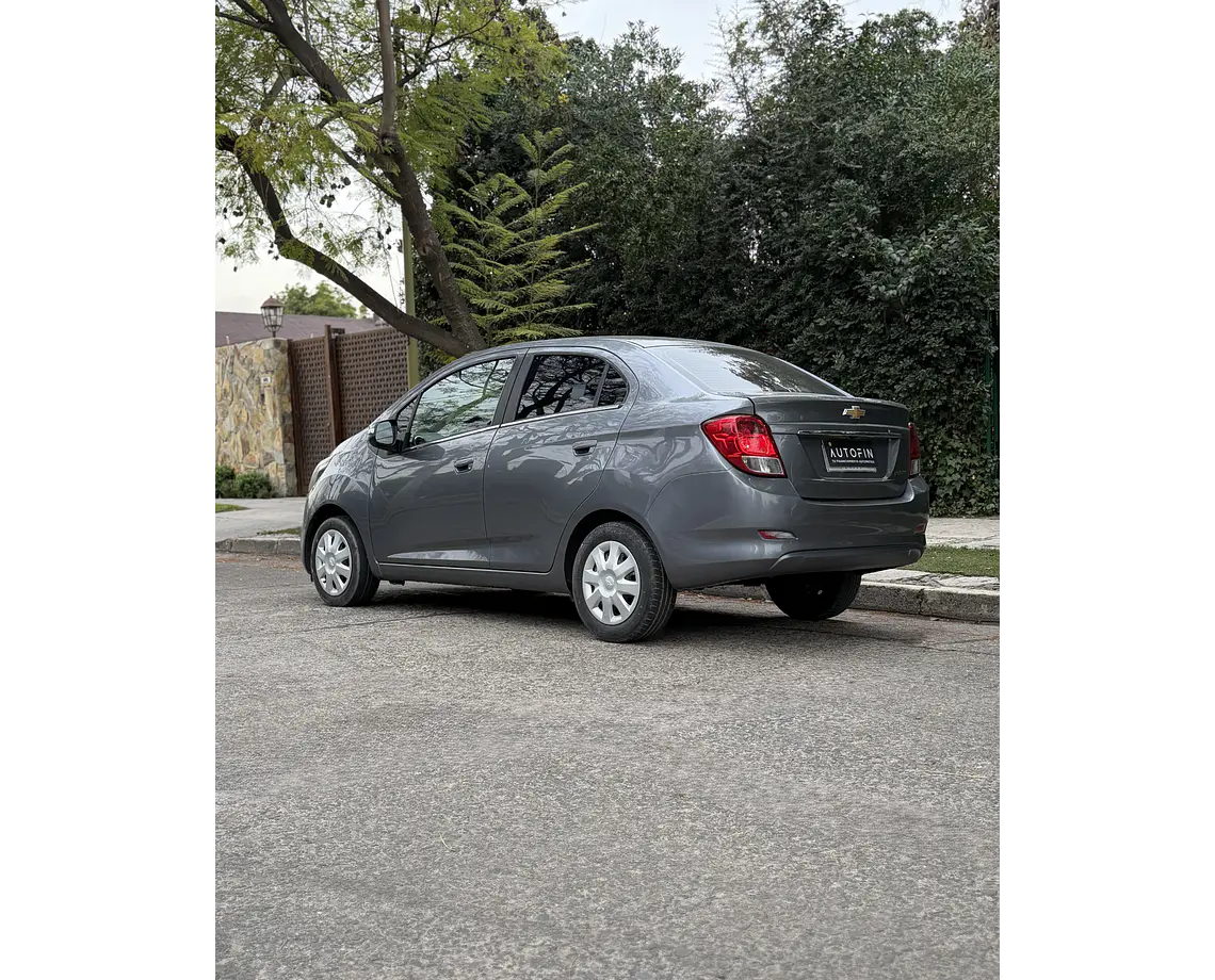 Chevrolet Spark Sedan Lt A — foto 6 de 32