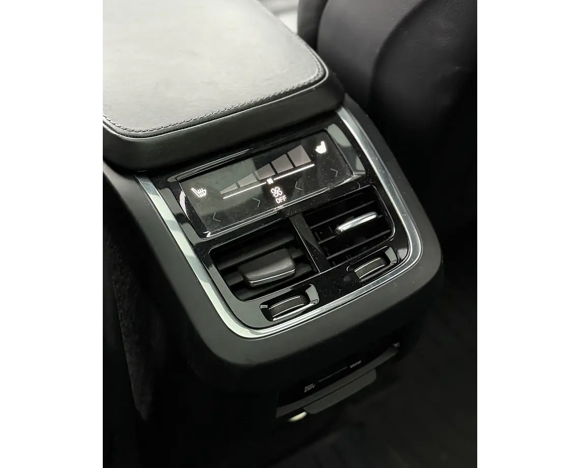 Volvo Xc90 2.0 T6 Inscriptcion — foto 26 de 40