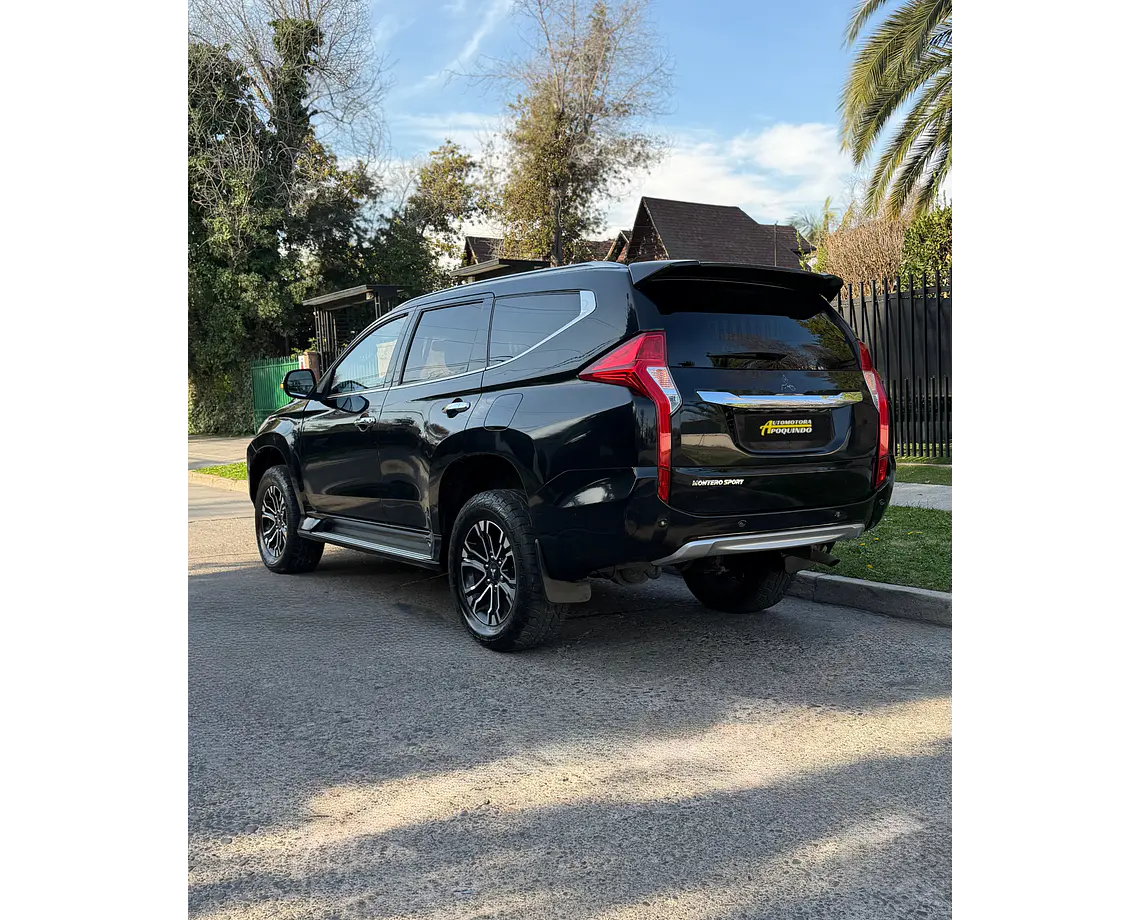 Mitsubishi Montero Sport — foto 6 de 34