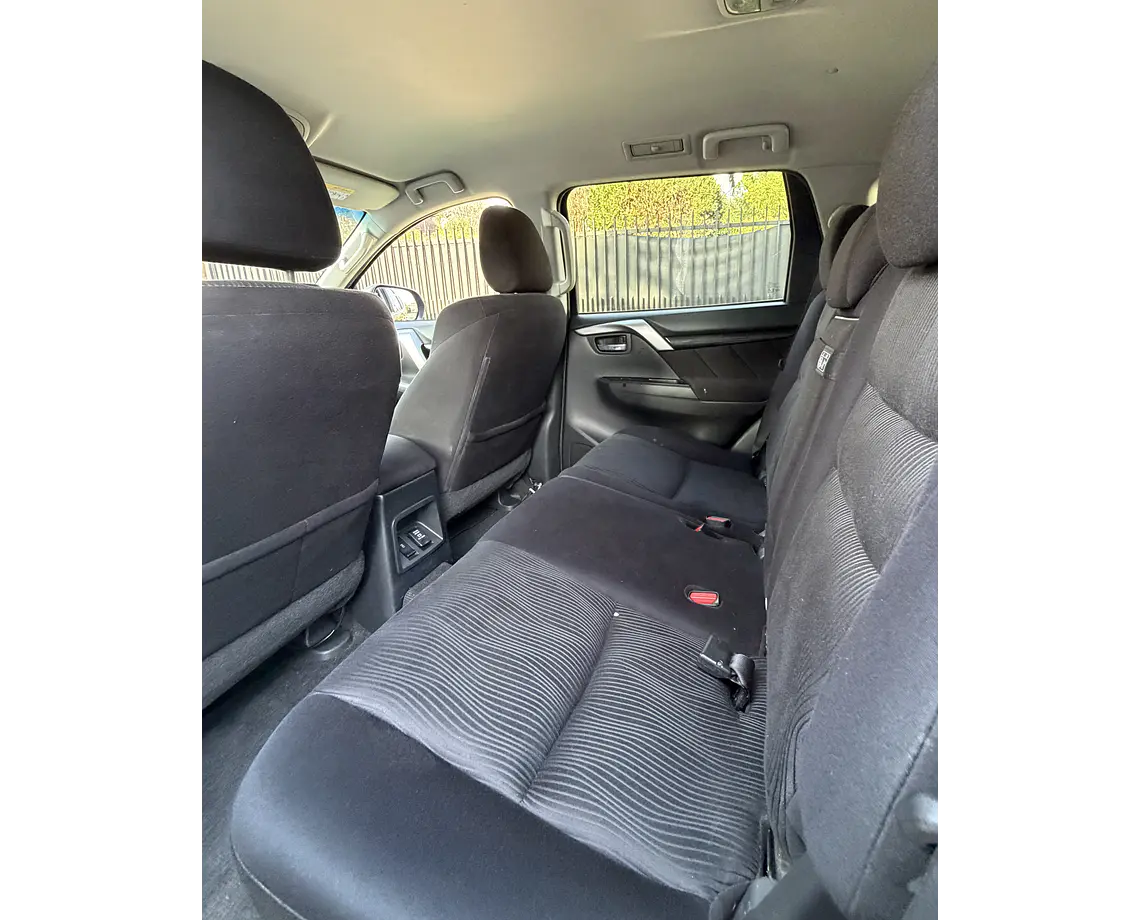 Mitsubishi Montero Sport — foto 22 de 34