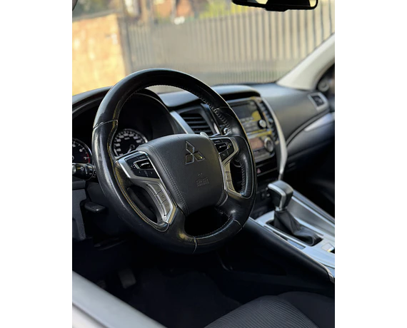MITSUBISHI MONTERO SPORT 3.0 2019