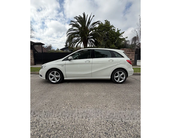 MERCEDES-BENZ B180 1.6 BLUEEFFICIENCY AUT 2013