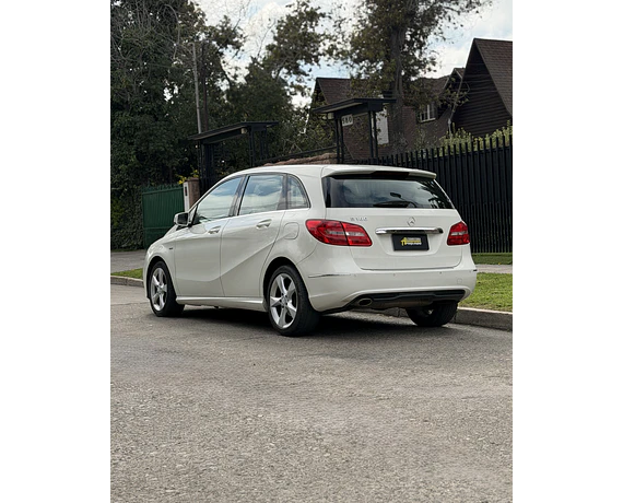 MERCEDES-BENZ B180 1.6 BLUEEFFICIENCY AUT 2013