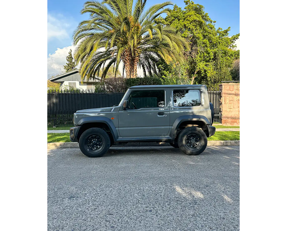 Suzuki Jimny 1.5 Gl 4X4 3P — foto 10 de 36