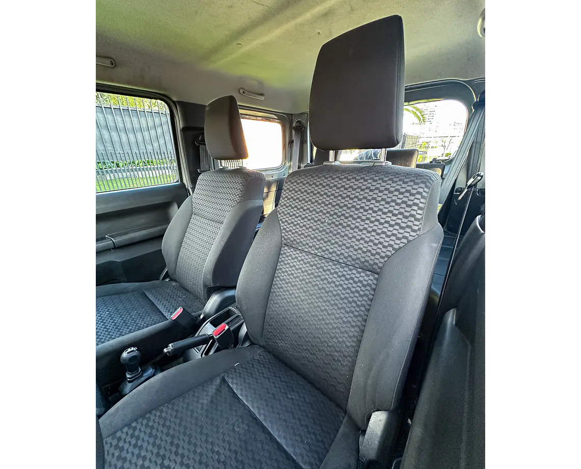Suzuki Jimny 1.5 Gl 4X4 3P — foto 24 de 36