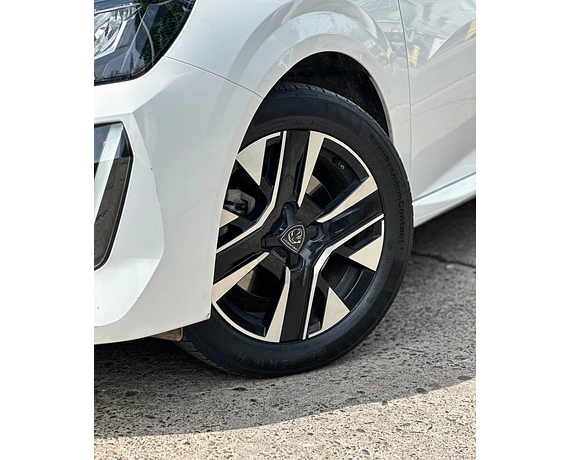 PEUGEOT 208 ALLURE 1.2 HIBRIDO 136 HP AUTO 2025