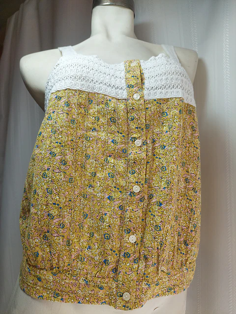 TOP MULTICOLOR UNIVERSAL THREAD TALLA XL