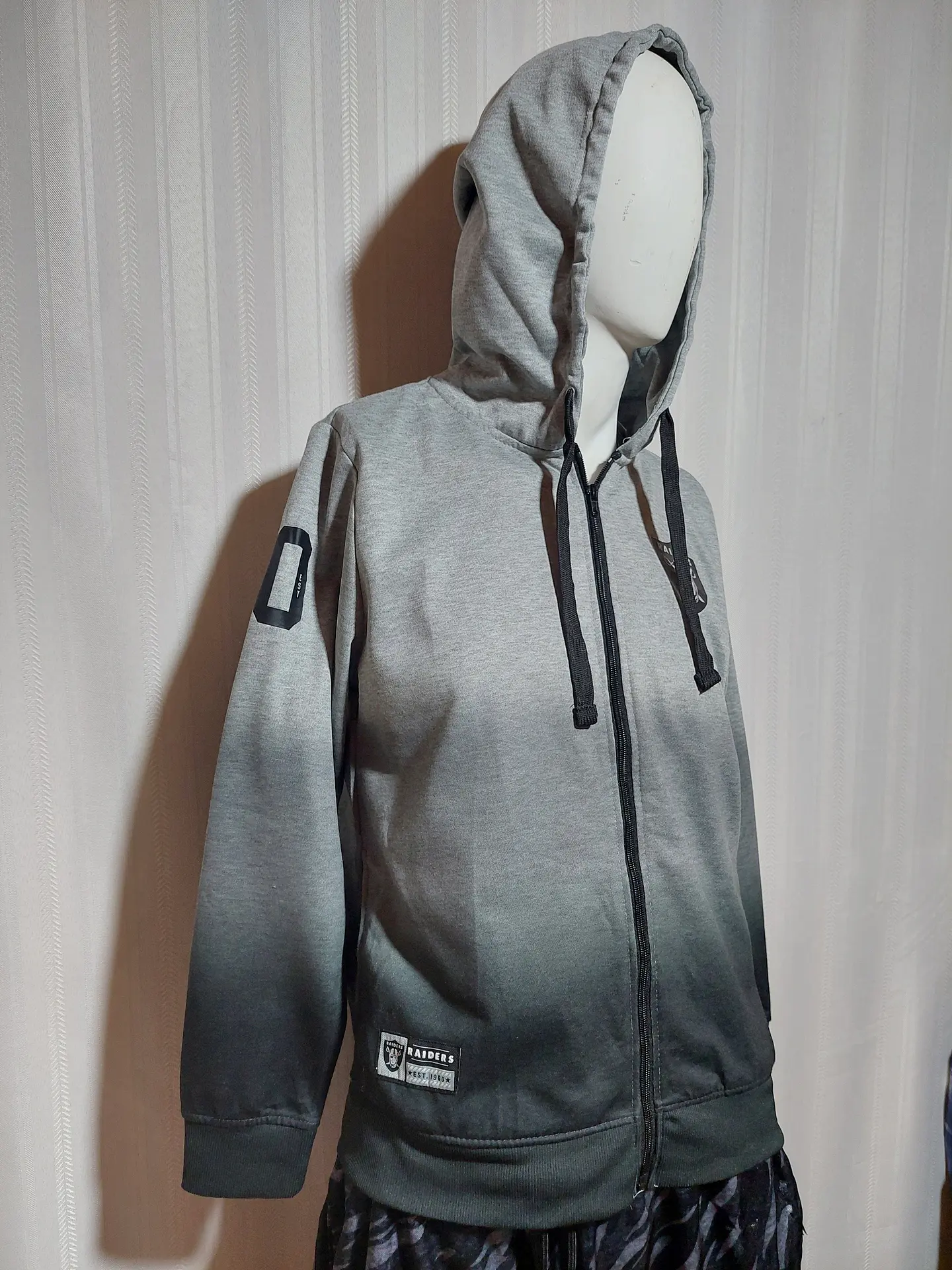 POLERÓN GRIS RAIDERS TALLA XL 3