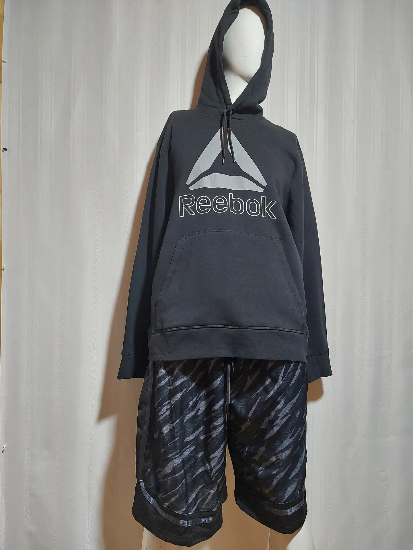 POLERÓN NEGRO REEBOK TALLA XL 1