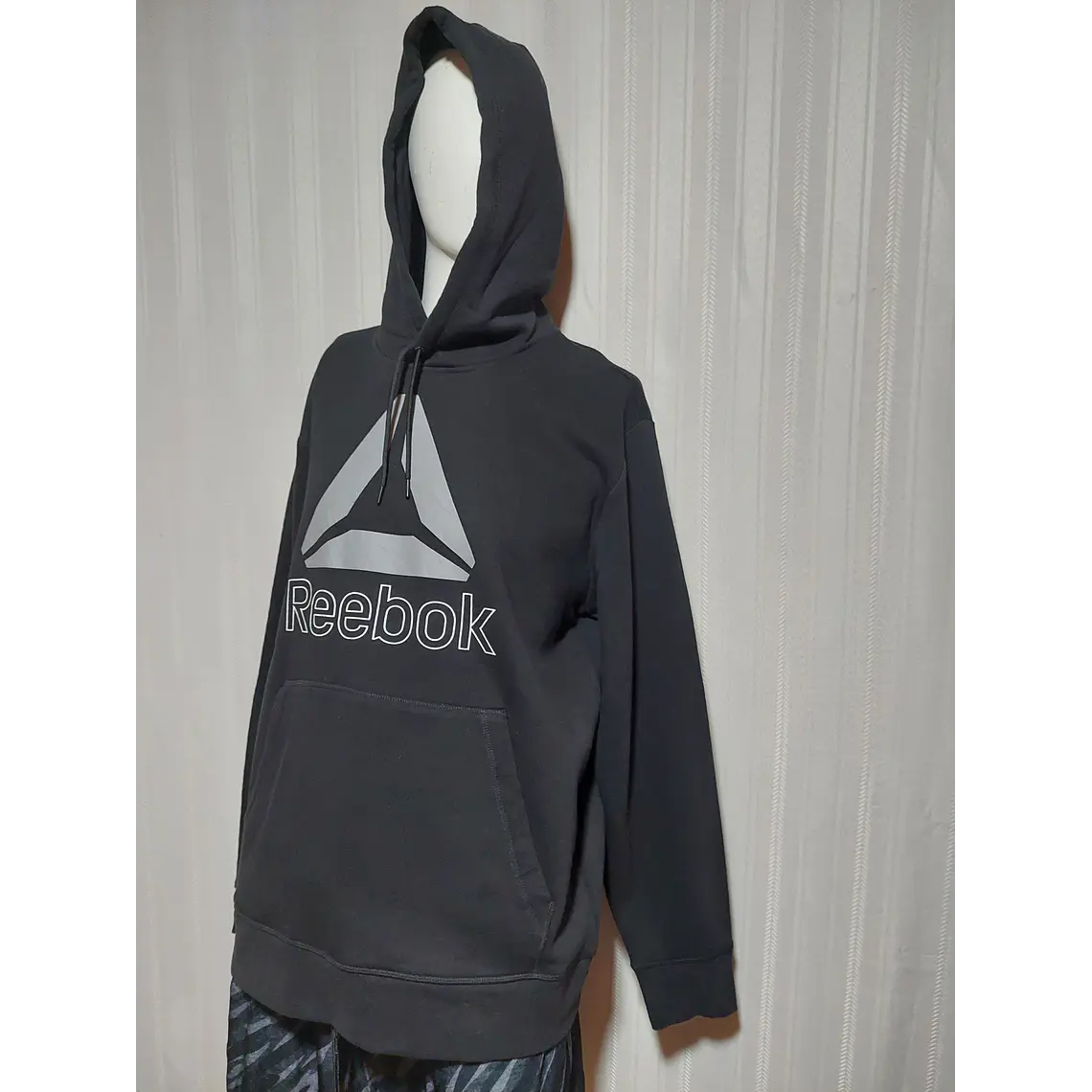 POLERÓN NEGRO REEBOK TALLA XL 2