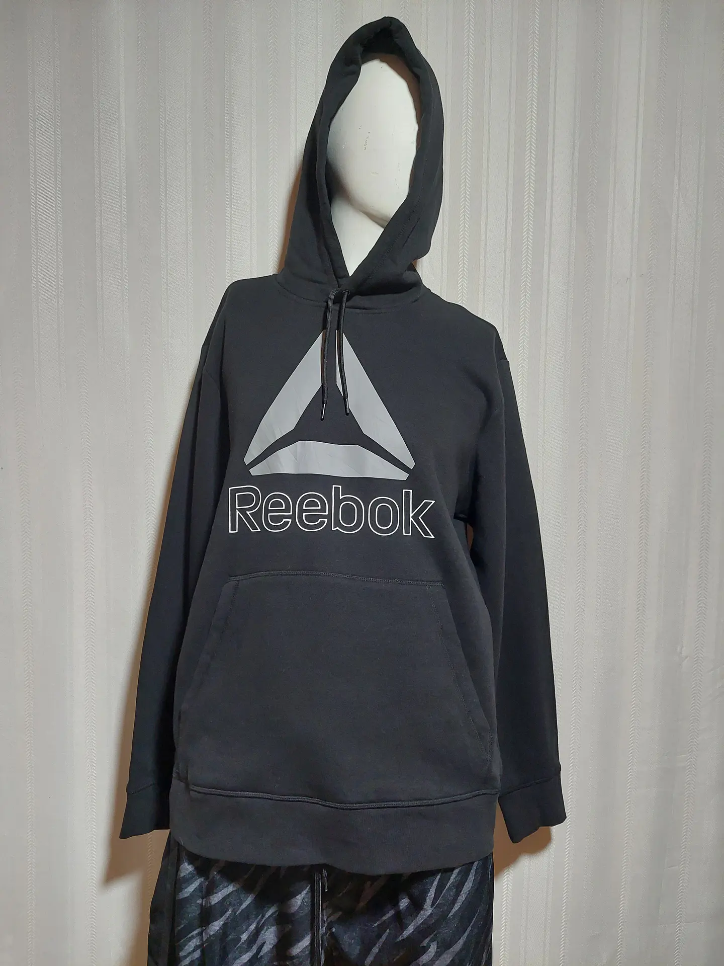 POLERÓN NEGRO REEBOK TALLA XL 3