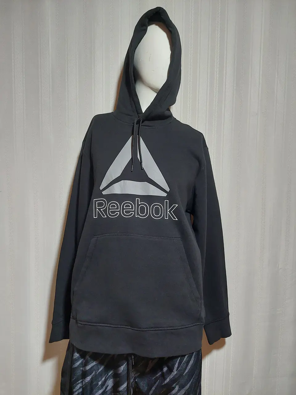 POLERÓN NEGRO REEBOK TALLA XL 3