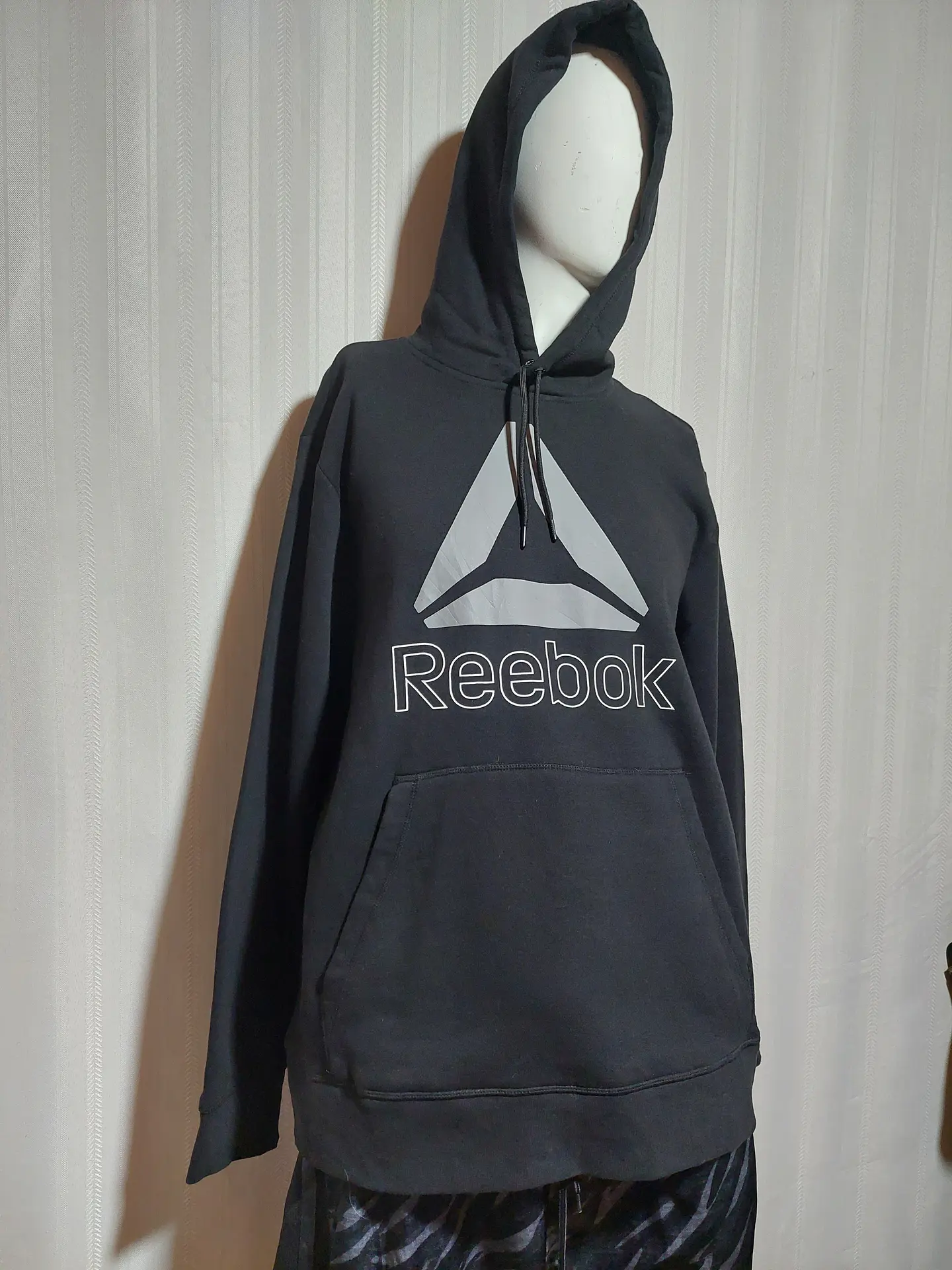 POLERÓN NEGRO REEBOK TALLA XL 4