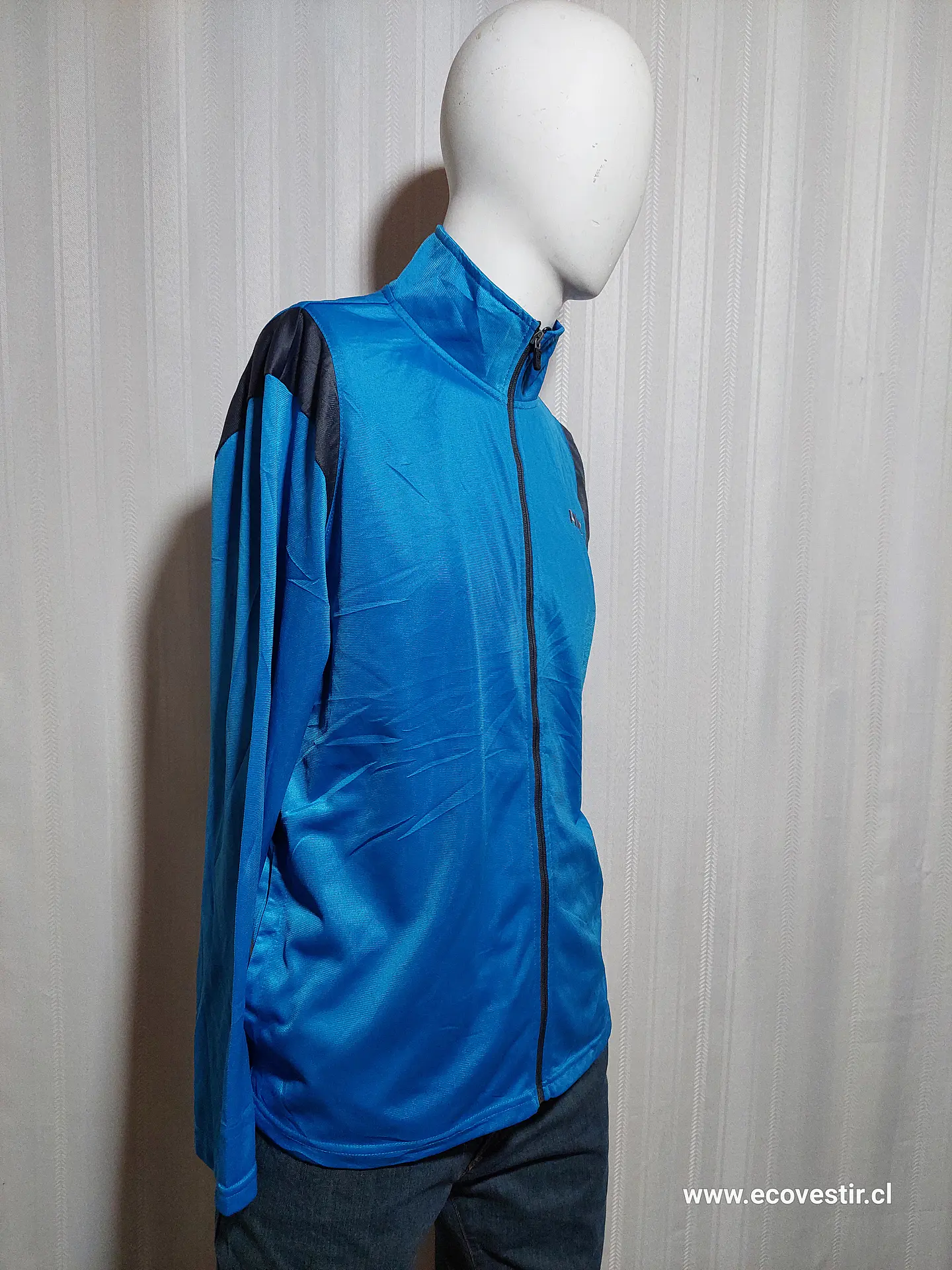 CHAQUETA DEPORTIVA CELESTE AND 1 TALLA L   2
