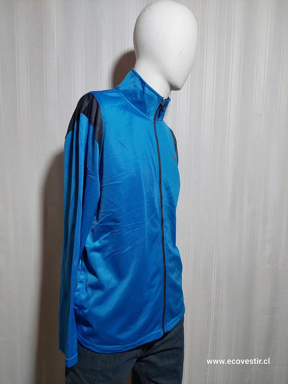 CHAQUETA DEPORTIVA CELESTE AND 1 TALLA L   2