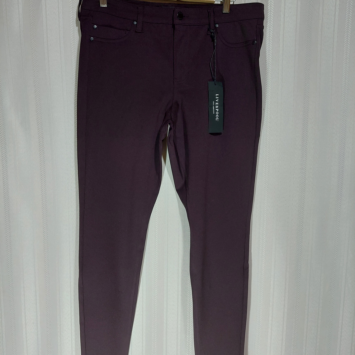 PANTALÓN BURDEO LIVERPOOL TALLA 14/32 1