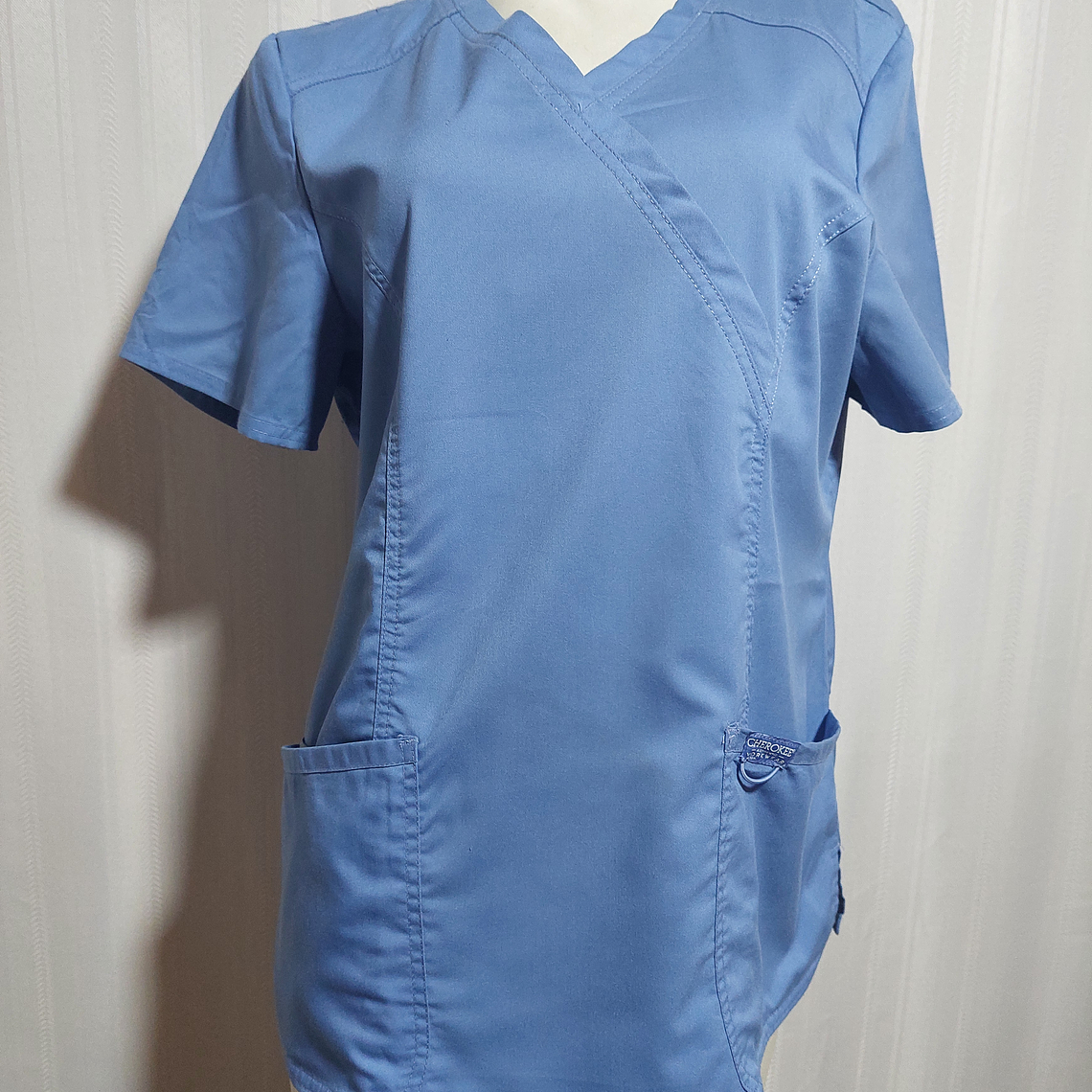 POLERA CELESTE CHEROKEE TALLA L 1