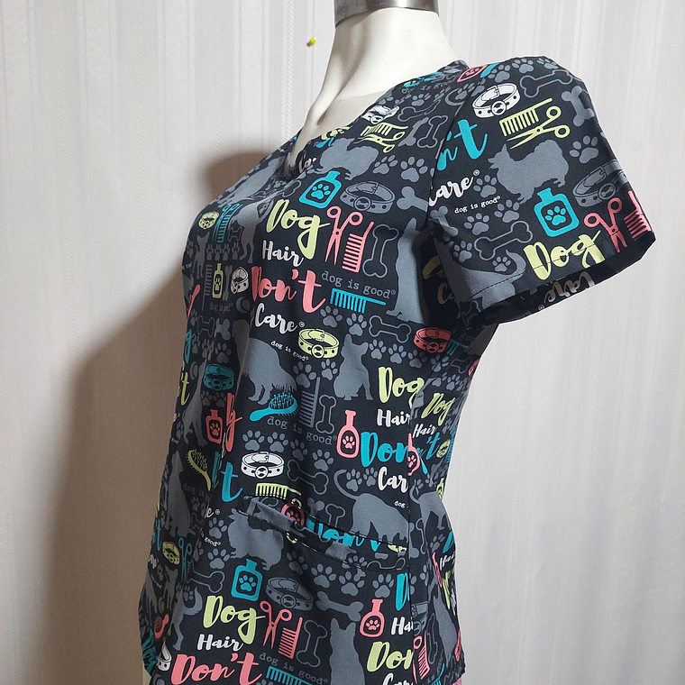 POLERA NEGRA CON ESTAMPADOS DOG IS GOOD TALLA XS 3