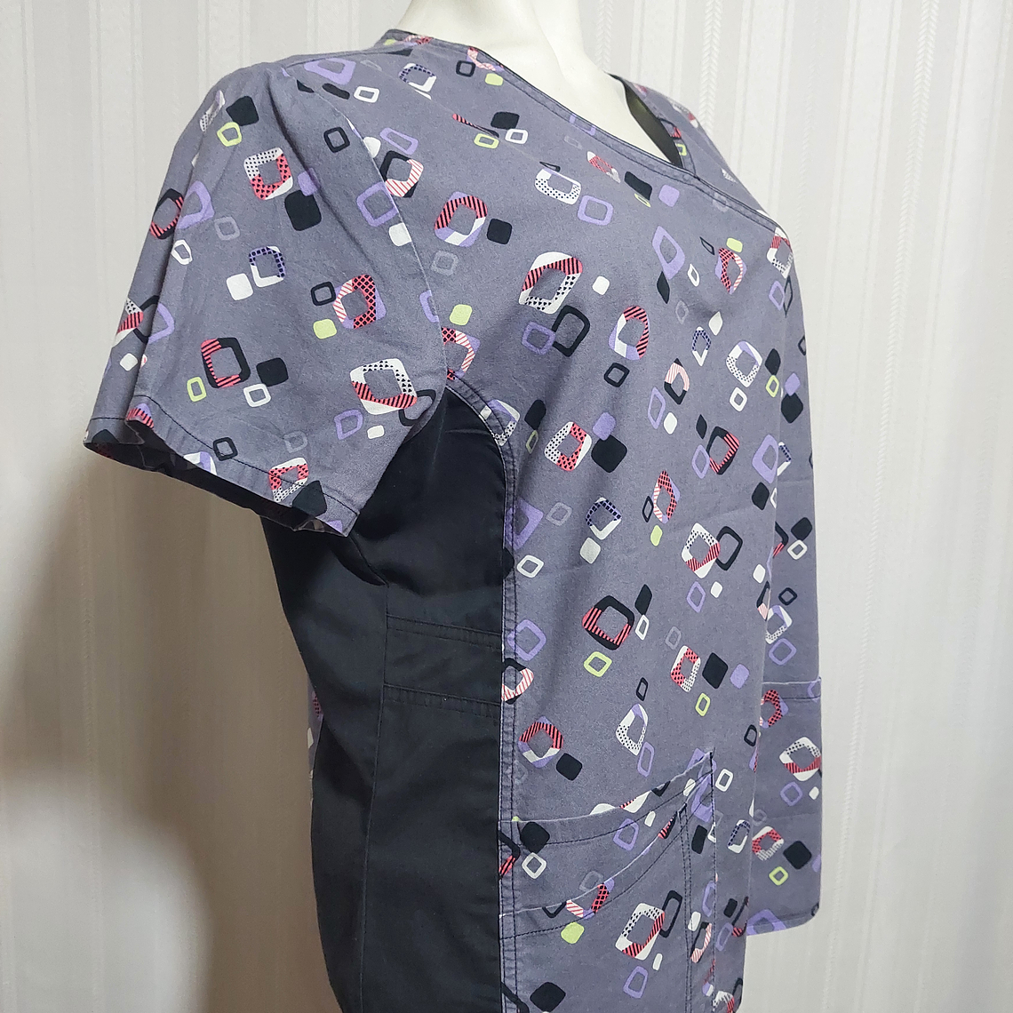 POLERA GRIS CON ESTAMPADO SCRUBSTAR TALLA XL 2