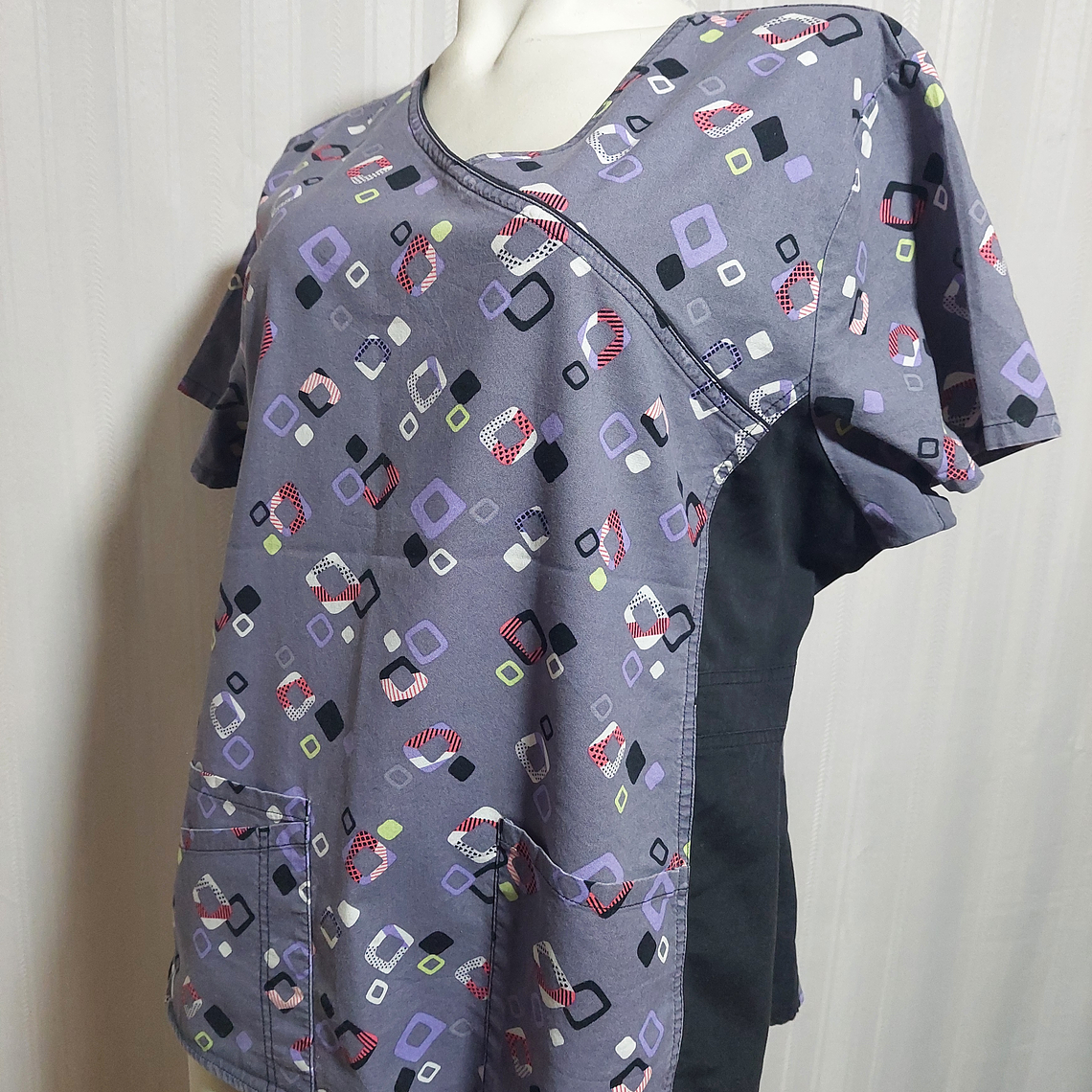 POLERA GRIS CON ESTAMPADO SCRUBSTAR TALLA XL 3