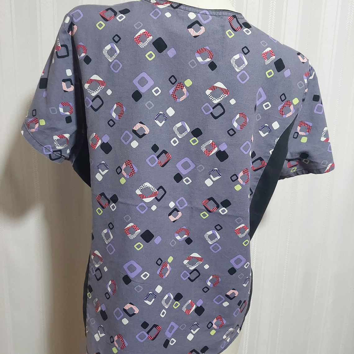 POLERA GRIS CON ESTAMPADO SCRUBSTAR TALLA XL 4