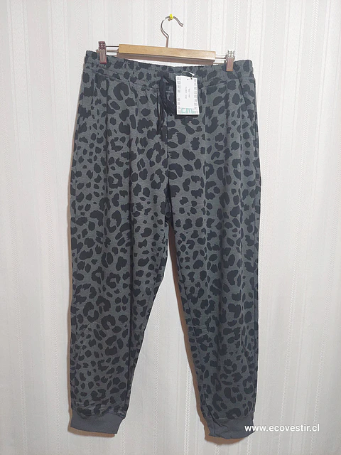PANTALÓN BUZO NEGRO ESTAMPADO LULAROA TALLA 2XL
