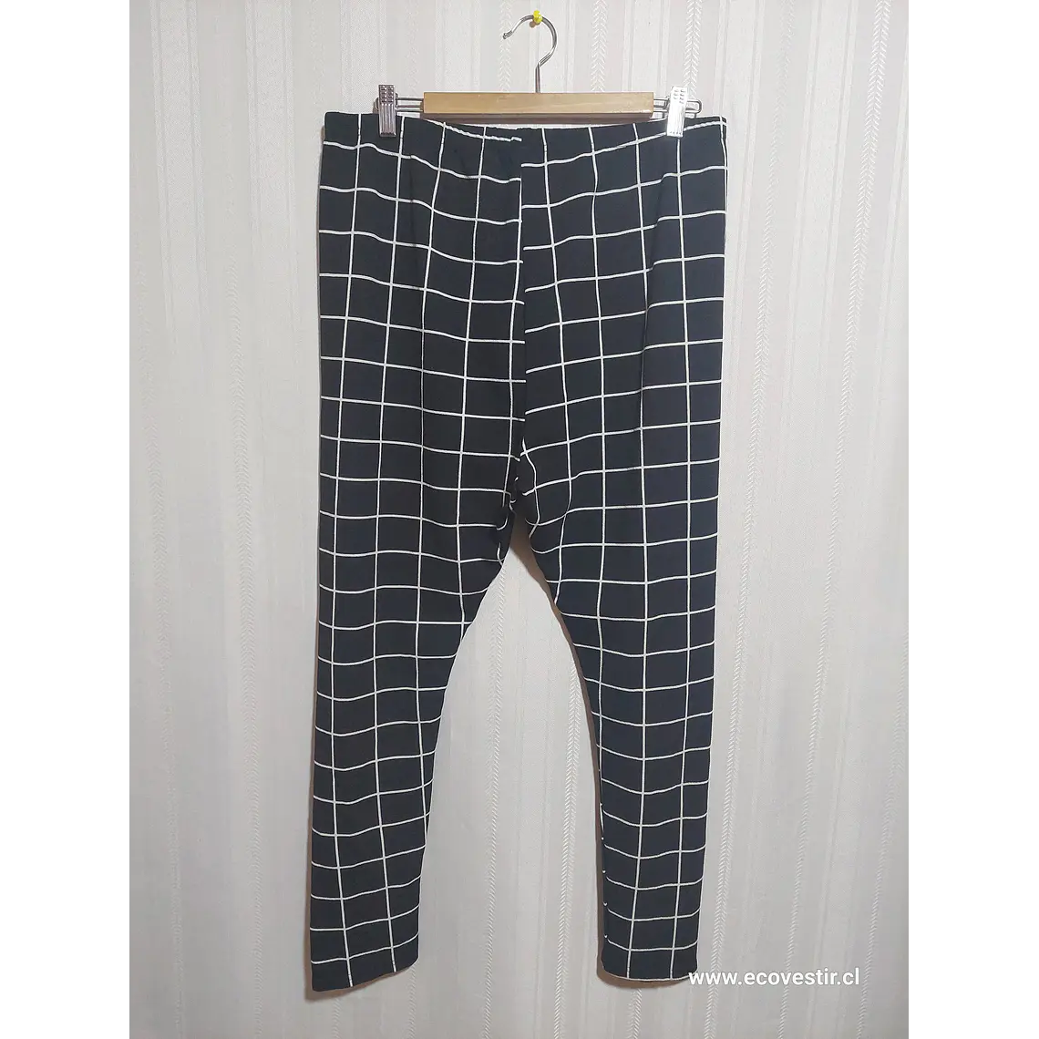 PANTALÓN CALZA NEGRO ESTAMPADO SHEIN TALLA 1XL 1