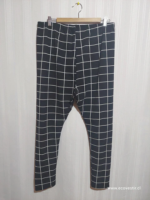 PANTALÓN CALZA NEGRO ESTAMPADO SHEIN TALLA 1XL