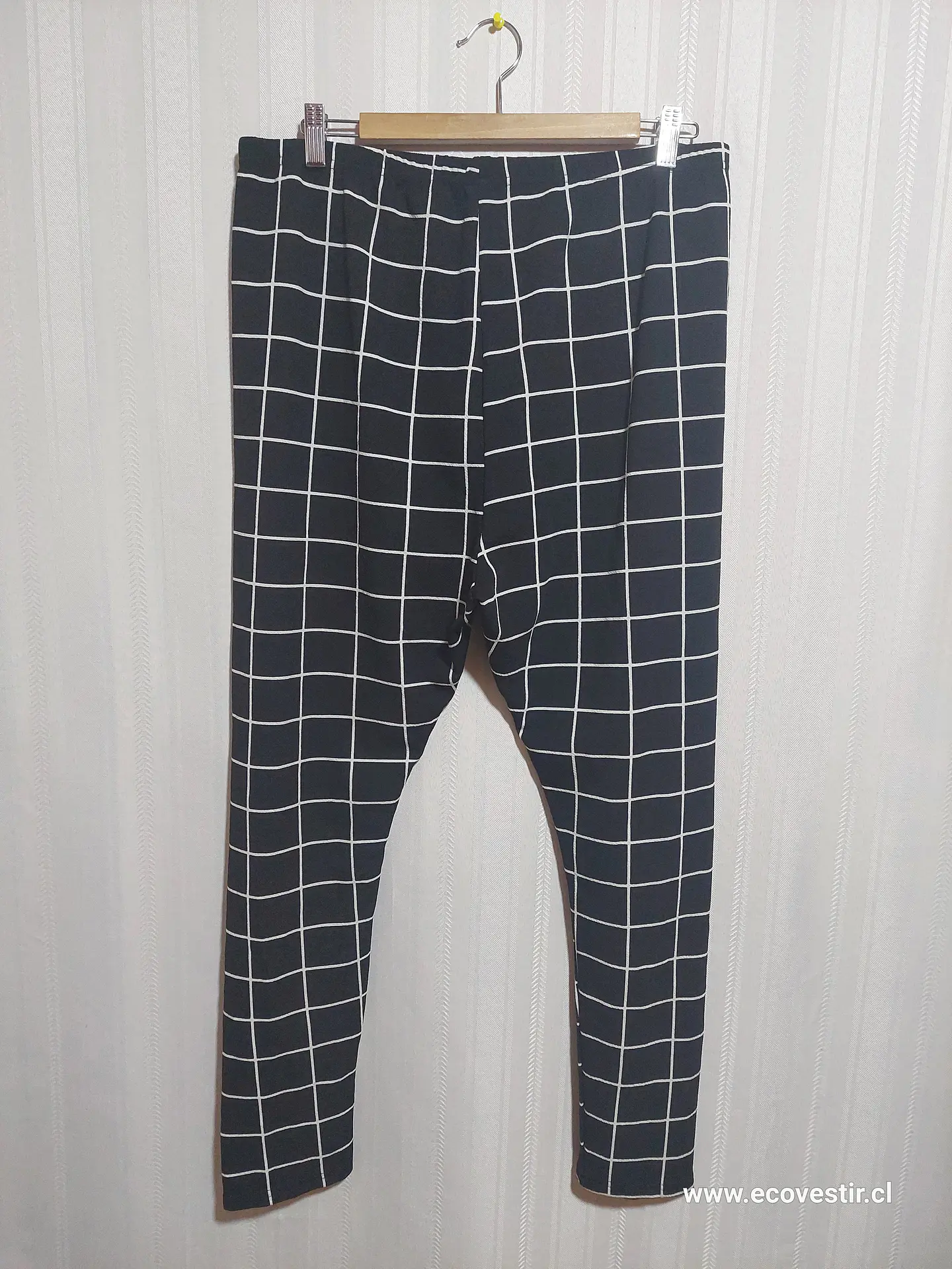 PANTALÓN CALZA NEGRO ESTAMPADO SHEIN TALLA 1XL 1