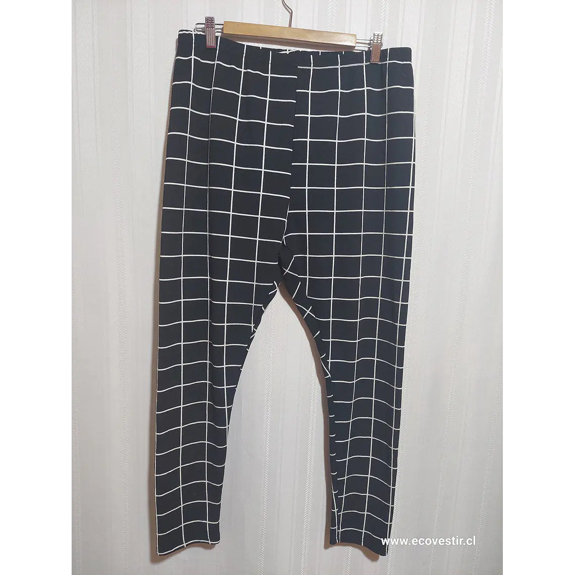 PANTALÓN CALZA NEGRO ESTAMPADO SHEIN TALLA 1XL 2