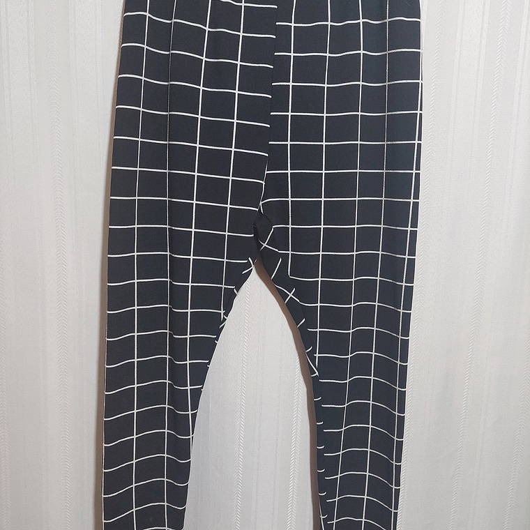 PANTALÓN CALZA NEGRO ESTAMPADO SHEIN TALLA 1XL 2