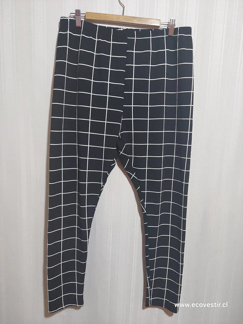 PANTALÓN CALZA NEGRO ESTAMPADO SHEIN TALLA 1XL 2