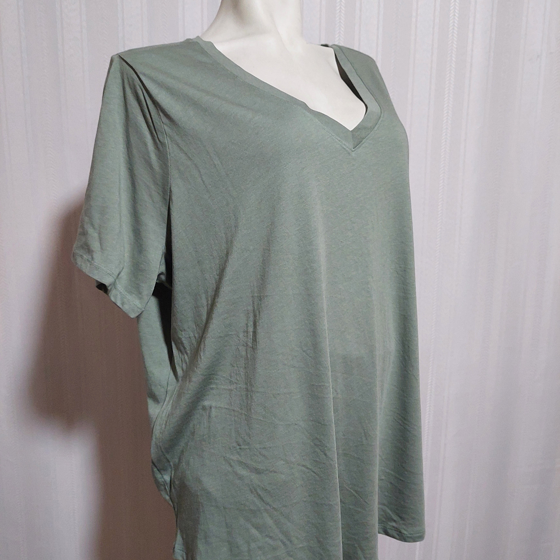 POLERA MC VERDE TERRA E SKY TALLA 2X 1