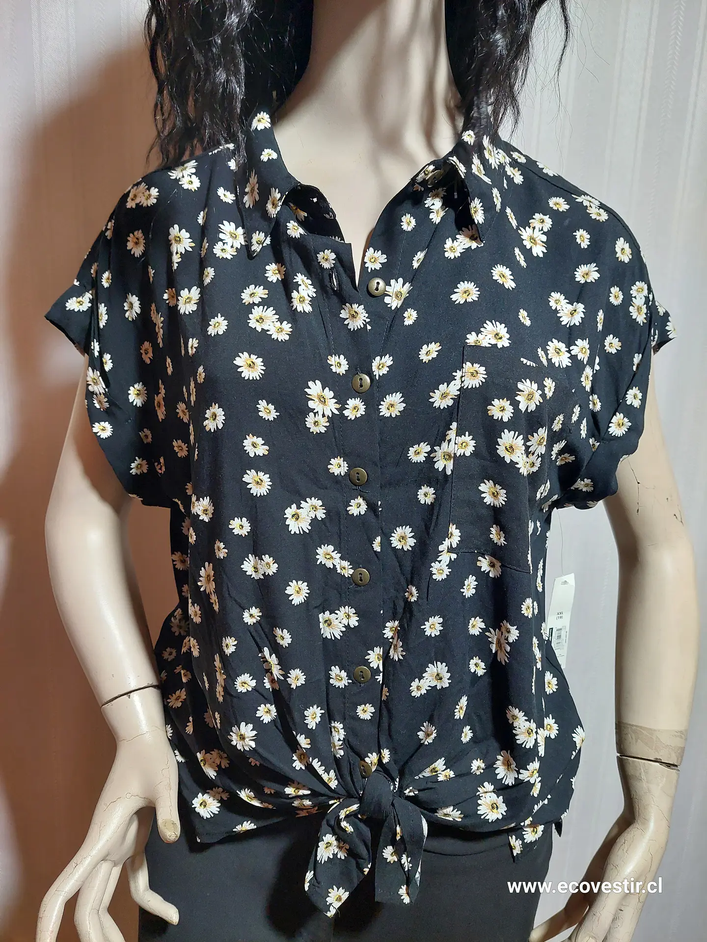 BLUSA ESTAMPADA NEGRA NO BOUNDARIES TALLA XXL 2