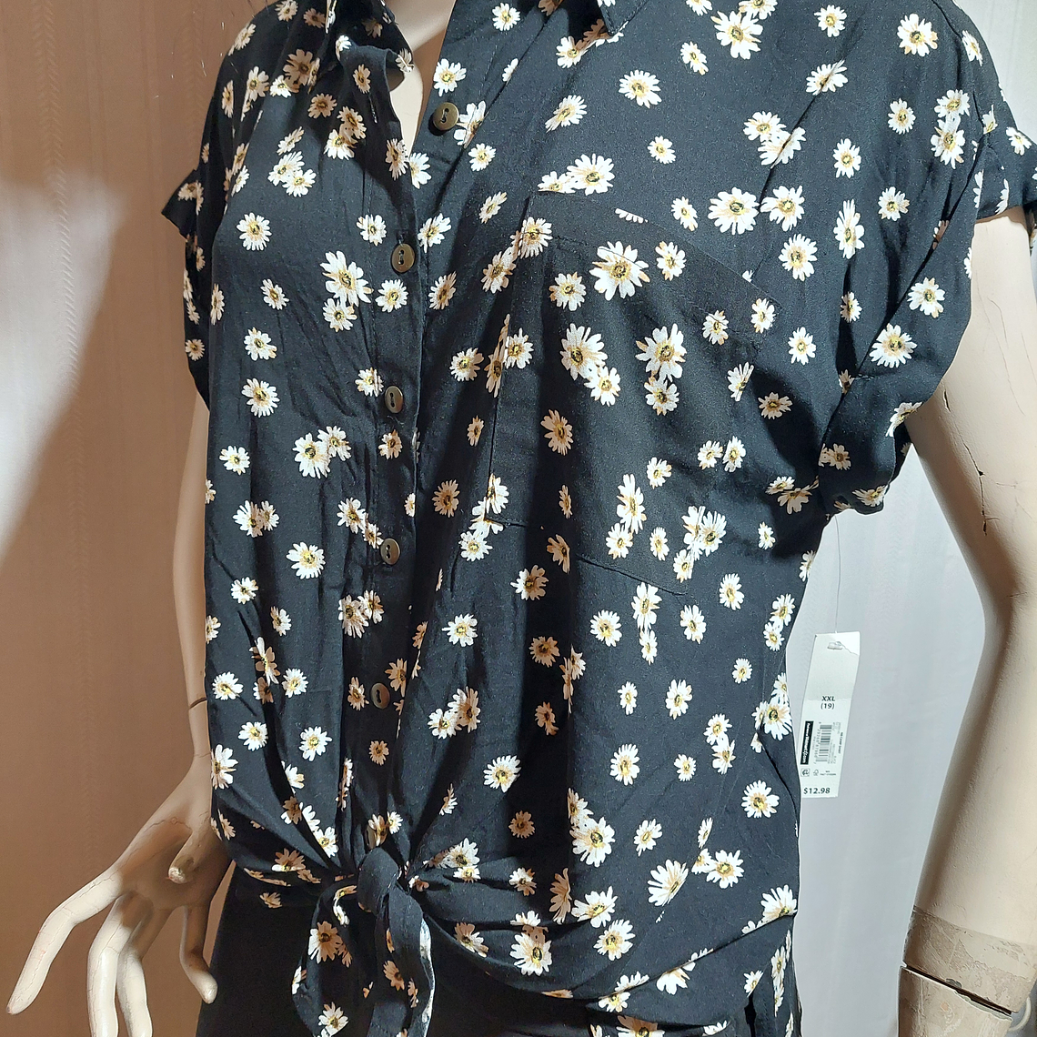 BLUSA ESTAMPADA NEGRA NO BOUNDARIES TALLA XXL 3