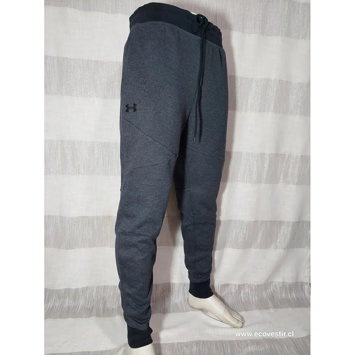 PANTALÓN BUZO GRIS UNDER ARMOUR TALLA 2XL 1